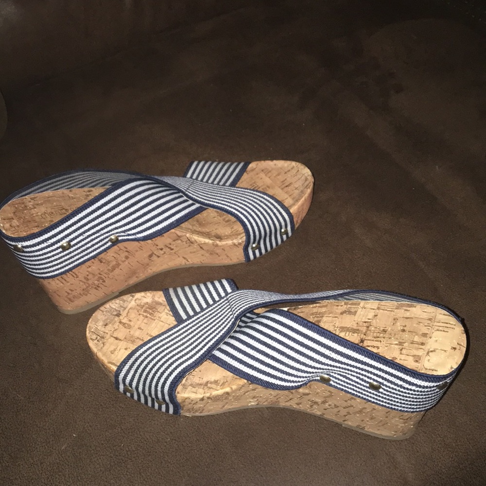 Size 10 wedges